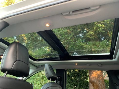 Used 2021 Jeep Cherokee Latitude Lux w/ Sun & Sound Group image 12