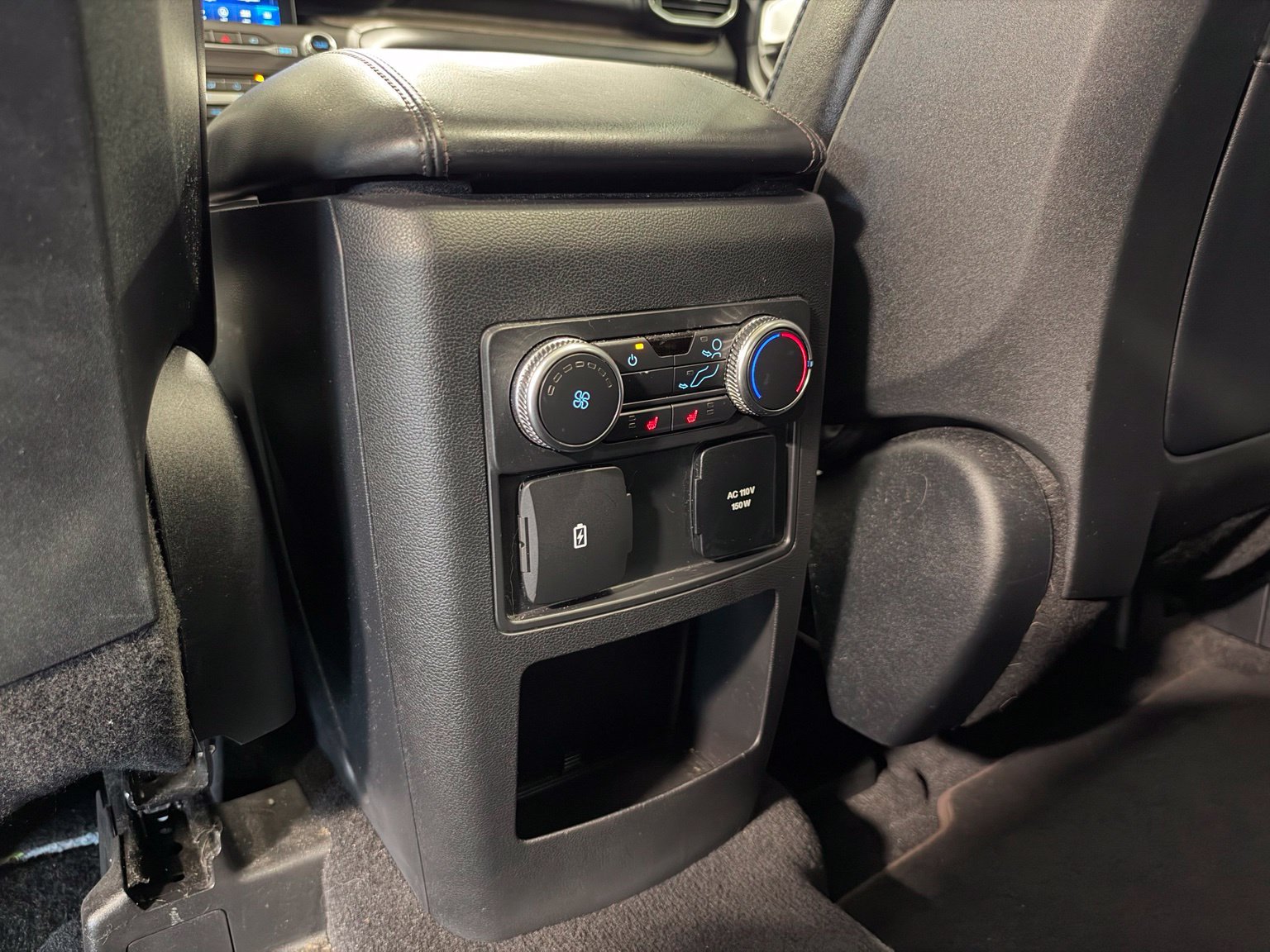Used 2020 Ford Explorer Platinum w/ Premium Technology Package AWD/4WD image 41