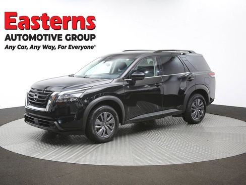 Used 2025 Nissan Pathfinder SV FWD image 58