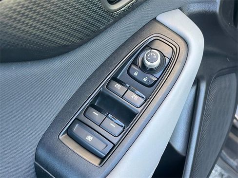 Used 2023 Subaru Outback Premium image 28