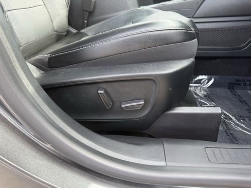 Used 2020 Ford Escape Titanium image 49