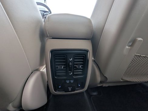 Used 2015 Jeep Grand Cherokee Limited image 37