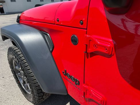 Used 2023 Jeep Wrangler Sport AWD/4WD image 23