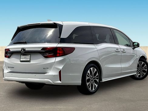 Used 2026 Honda Odyssey Elite image 5