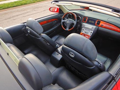Used 2005 Lexus SC 430 Convertible image 8