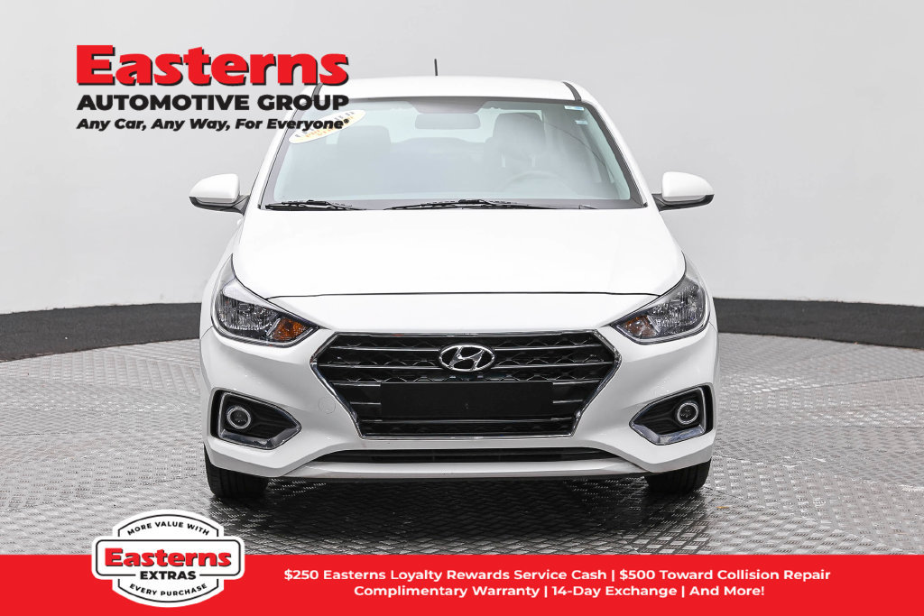 Used 2022 Hyundai Accent SEL FWD image 3
