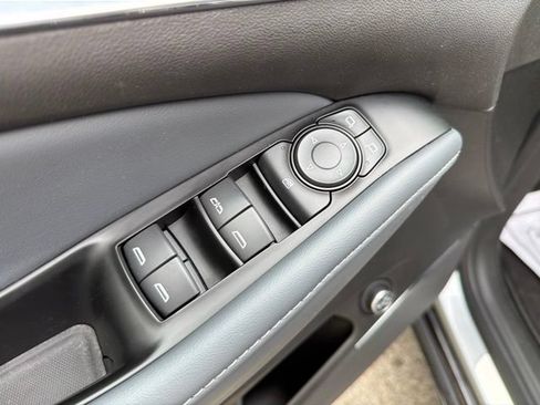 Used 2023 Buick Enclave Essence w/ Sport Touring Edition AWD/4WD image 21