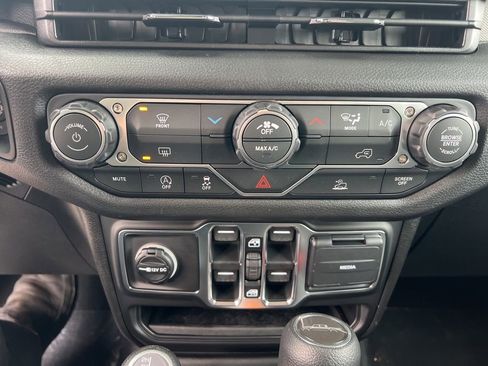 New 2026 Jeep Gladiator Sport image 29