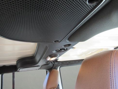 Used 2017 Jeep Wrangler Unlimited Sahara w/ Dual Top Group image 33