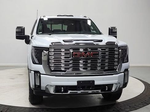 New 2026 GMC Sierra 2500 Denali w/ Denali Reserve Package AWD/4WD image 2