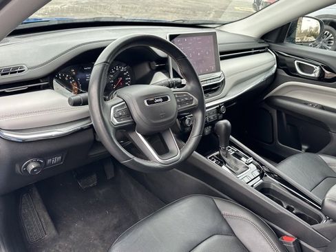 Used 2022 Jeep Compass Limited image 31