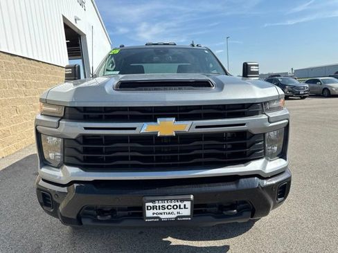 Used 2025 Chevrolet Silverado 2500 Custom w/ Custom Value Package AWD/4WD image 3