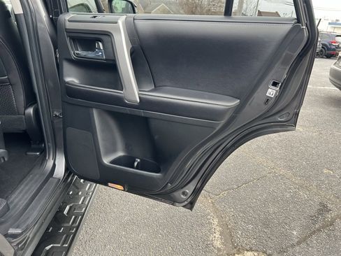 Used 2017 Toyota 4Runner SR5 Premium image 26