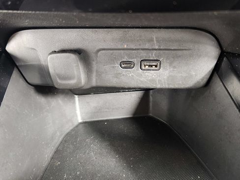 Used 2025 Chevrolet Trax LT FWD image 28