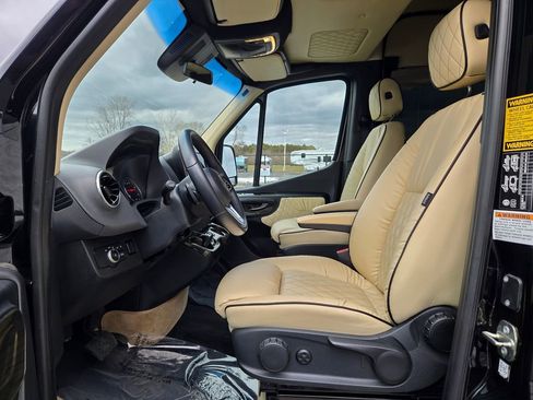 Used 2020 Mercedes-Benz Sprinter 3500 image 15