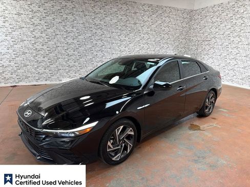 Used 2024 Hyundai Elantra SEL w/ Convenience Package FWD image 3