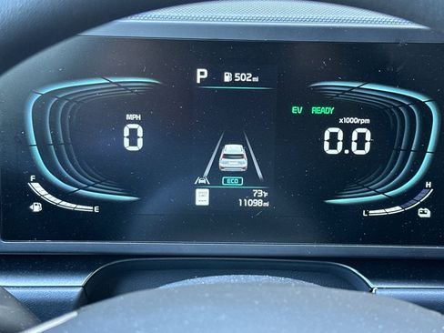 Certified 2025 Kia Niro LX FWD image 27