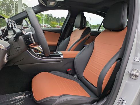 New 2025 Mercedes-Benz C 300 4MATIC Sedan image 16