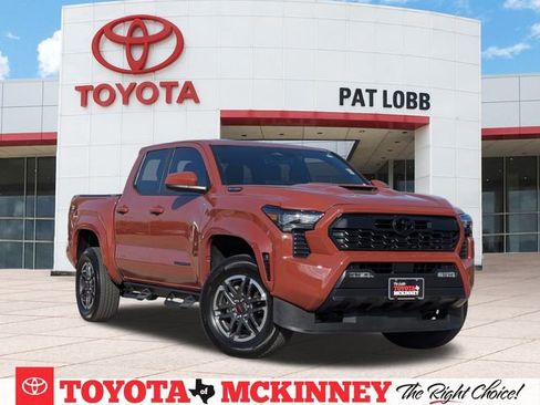 Used 2025 Toyota Tacoma TRD Sport image 1
