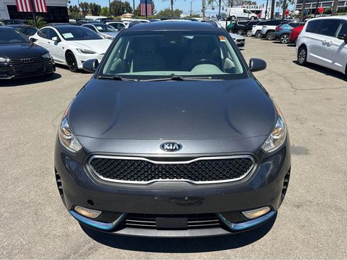 Used 2018 Kia Niro LX FWD image 2