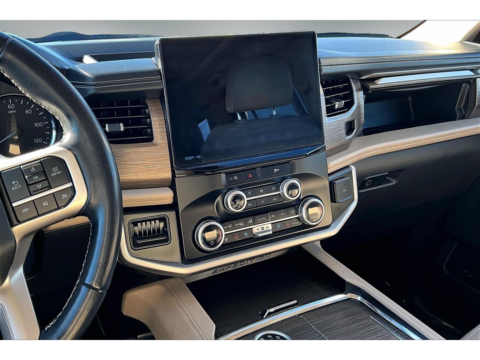 Used 2024 Ford Expedition Max Limited AWD/4WD image 9