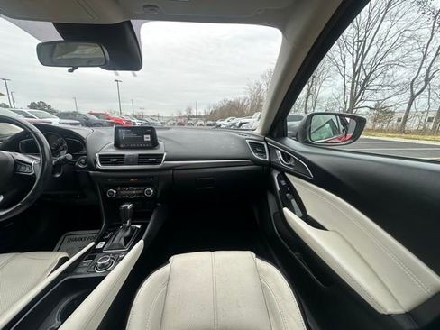 Used 2017 MAZDA MAZDA3 Grand Touring image 28