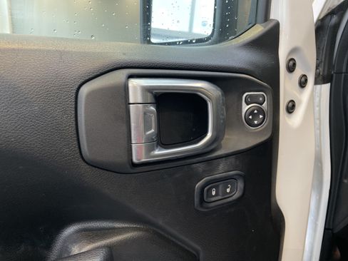Used 2024 Jeep Wrangler Unlimited AWD/4WD image 15