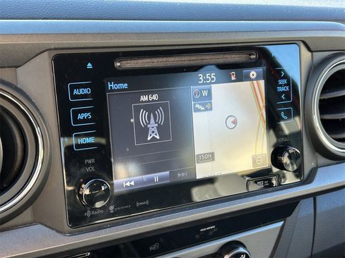 Used 2018 Toyota Tacoma TRD Off-Road image 7