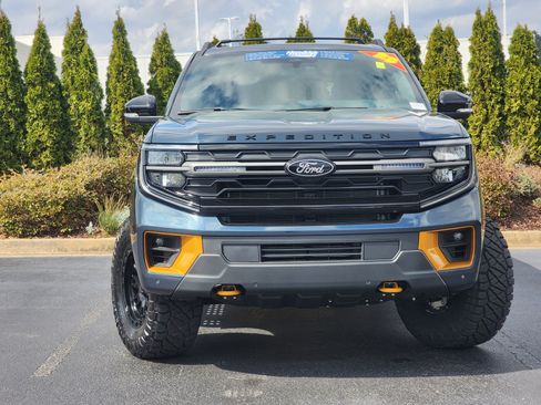 Used 2025 Ford Expedition Tremor image 5