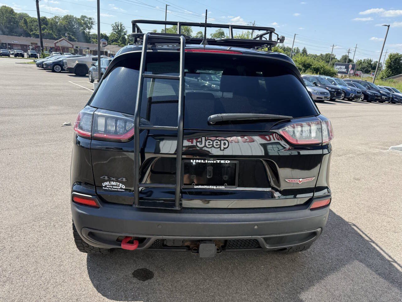 Used 2020 Jeep Cherokee Trailhawk AWD/4WD image 8