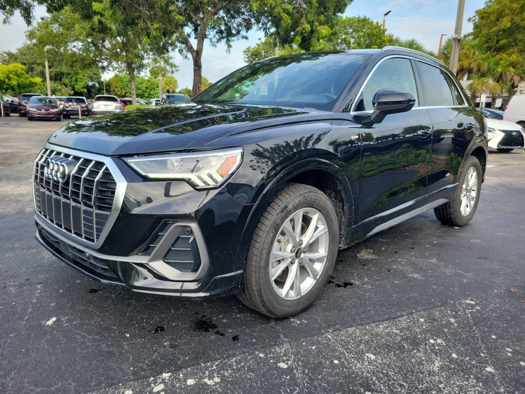 Used 2025 Audi Q3 2.0T Premium AWD/4WD image 3