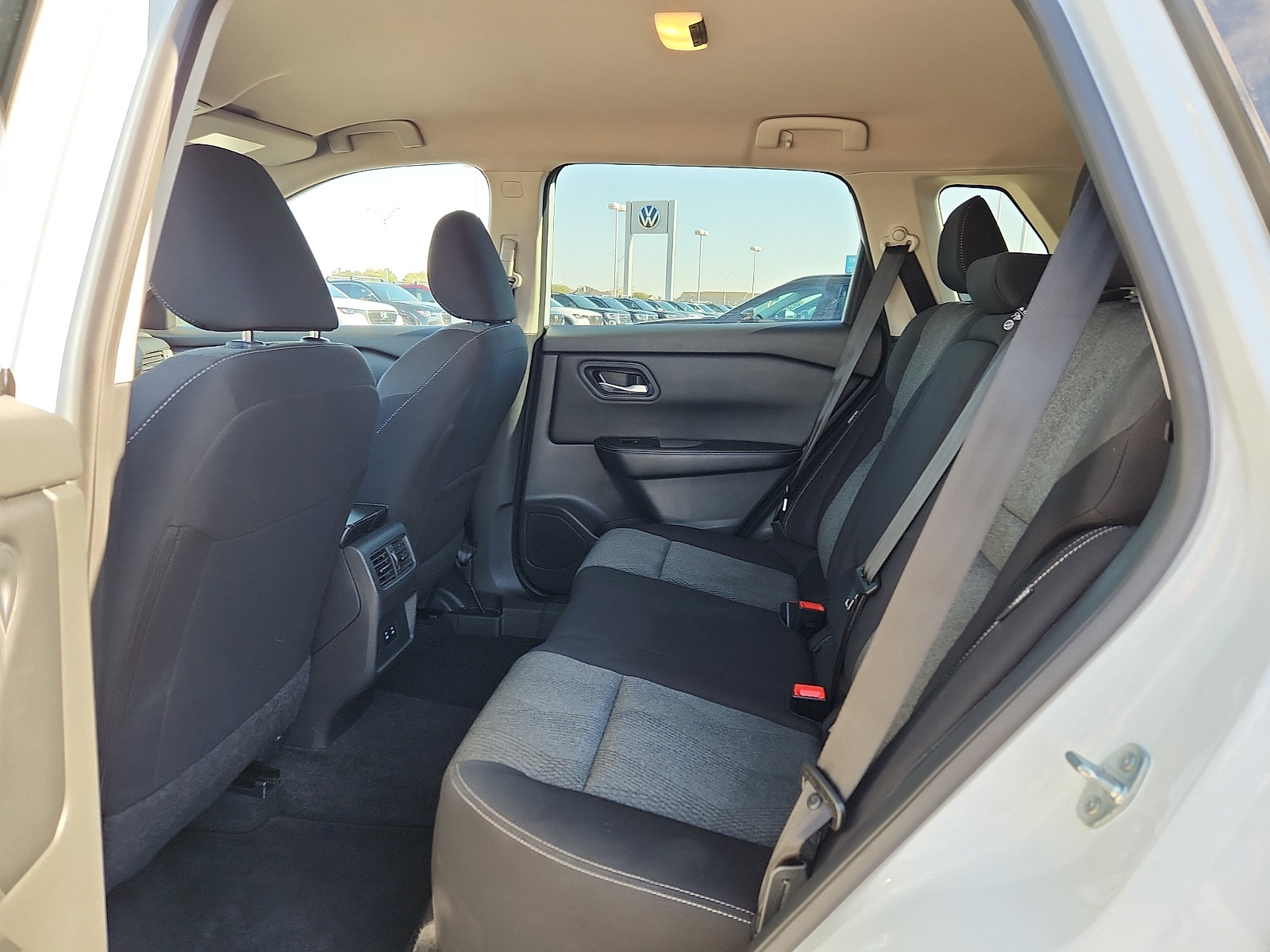 Used 2024 Nissan Rogue SV FWD image 11