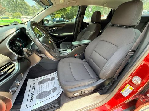 Used 2018 Chevrolet Malibu LT FWD image 16