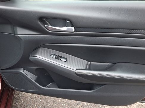 Used 2024 Nissan Altima 2.5 SV image 10