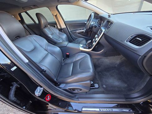 Used 2016 Volvo V60 T5 Cross Country w/ Convenience Package AWD/4WD image 20