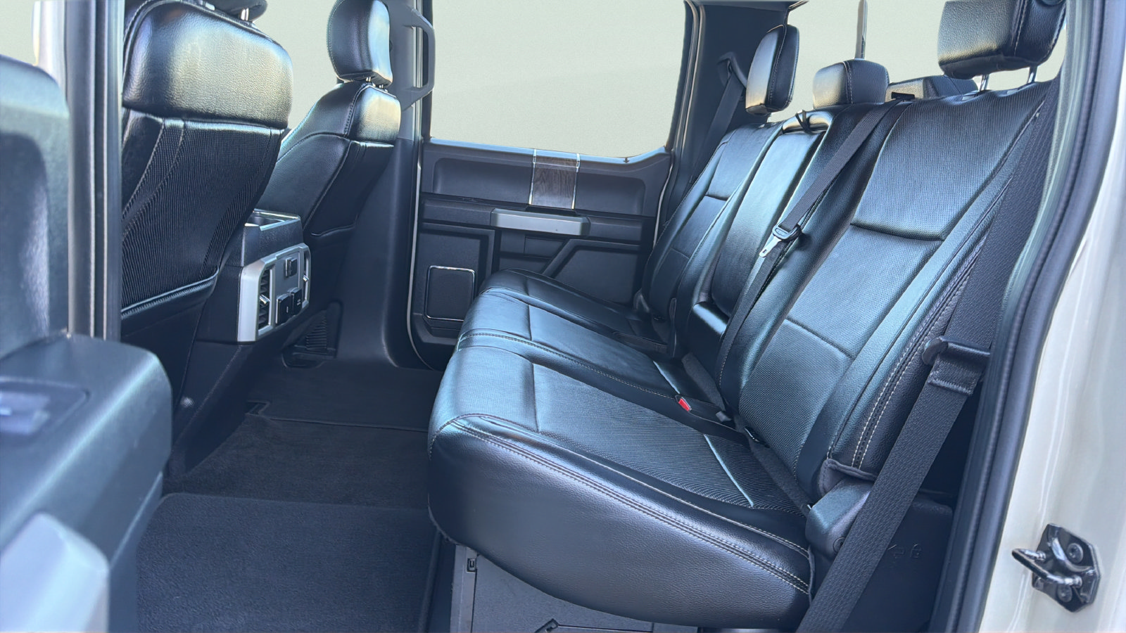 Used 2018 Ford F250 Lariat w/ Chrome Package AWD/4WD image 22
