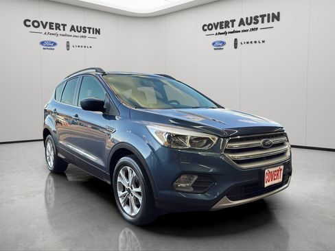 Used 2018 Ford Escape SE w/ SE Sync 3 Package FWD image 7
