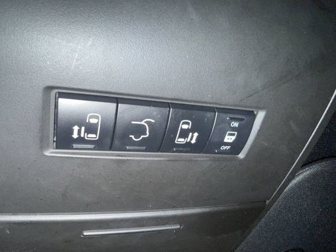 Used 2018 Dodge Grand Caravan GT image 14