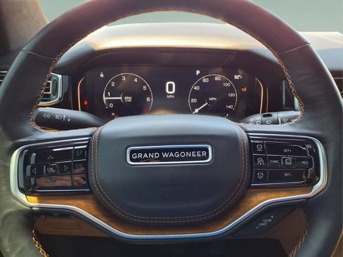 Used 2022 Jeep Grand Wagoneer Series III w/ Rear Seat Video Group 1 AWD/4WD image 33