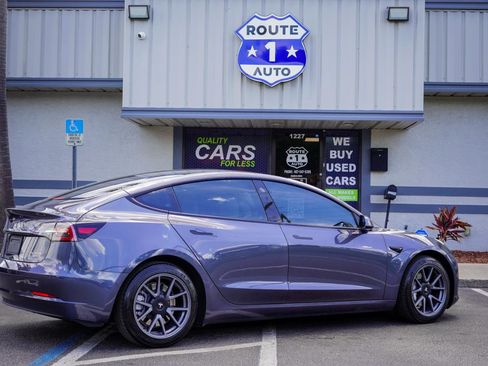 Used 2022 Tesla Model 3 Long Range AWD/4WD image 3