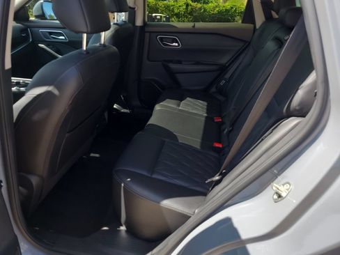 Certified 2023 Nissan Rogue Platinum w/ Platinum Premium Package FWD image 9