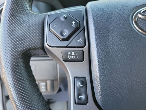 Used 2020 Toyota Tacoma TRD Sport image 16