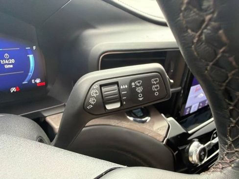 Used 2022 Ford Explorer Platinum w/ Equipment Group 601A AWD/4WD image 55