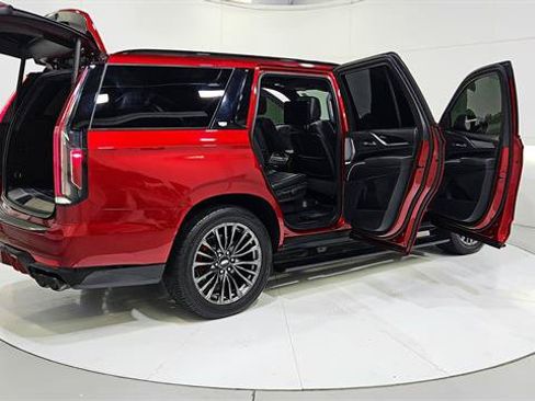 Used 2023 Cadillac Escalade V AWD/4WD image 13