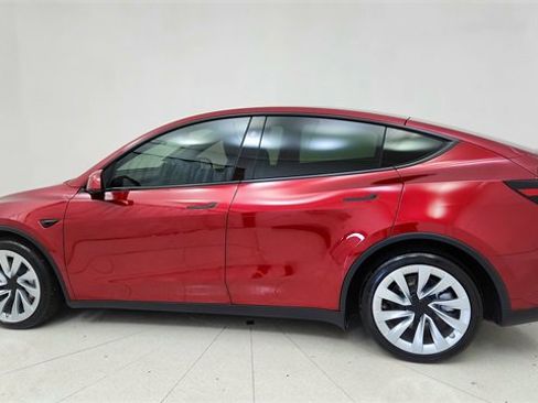 Used 2026 Tesla Model Y Long Range image 4