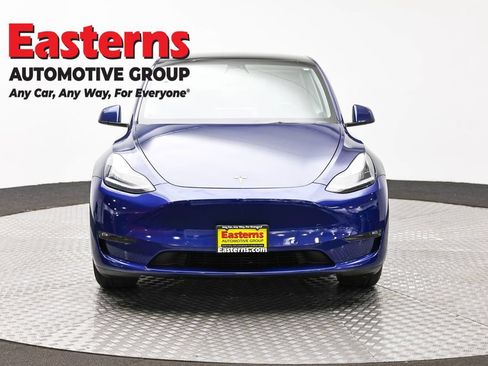 Used 2022 Tesla Model Y Long Range AWD/4WD image 2