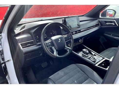 Used 2024 Mitsubishi Outlander Ralliart image 14