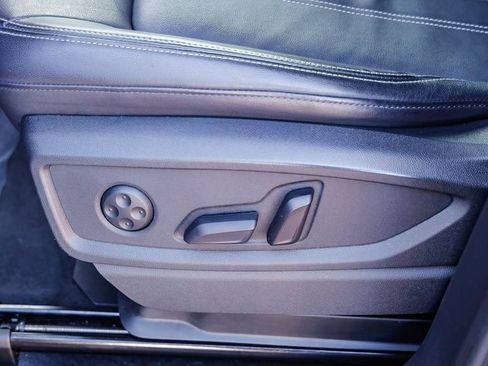 Used 2021 Audi Q5 e Premium Plus w/ Premium Plus Package image 23