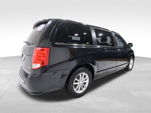 Used 2019 Dodge Grand Caravan SXT FWD image 3