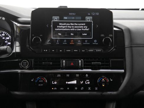 Used 2024 Nissan Pathfinder SL AWD/4WD image 19